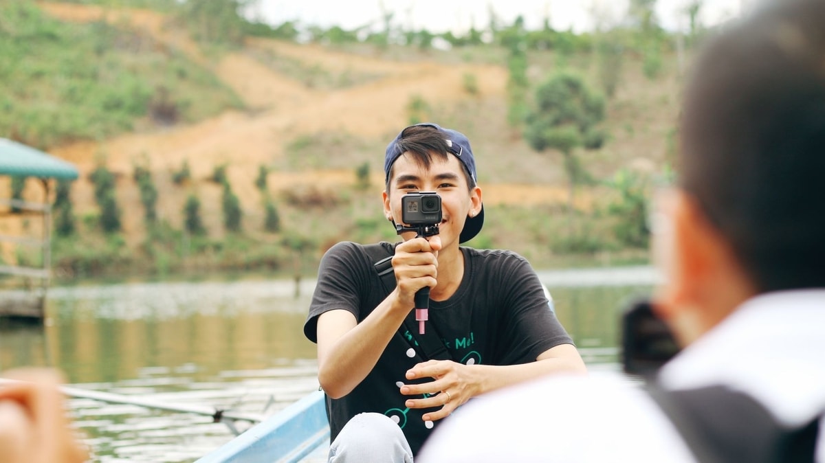 Ilustrasi pengguna GoPro
Foto oleh Bich Tran di Pexels Ilustrasi pengguna GoPro
Foto oleh Bich Tran di Pexels