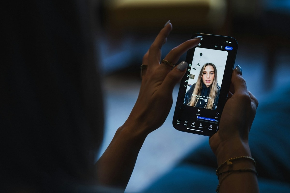 Ilustrasi editing video content creator
Gambar oleh Detail.co di Unsplash