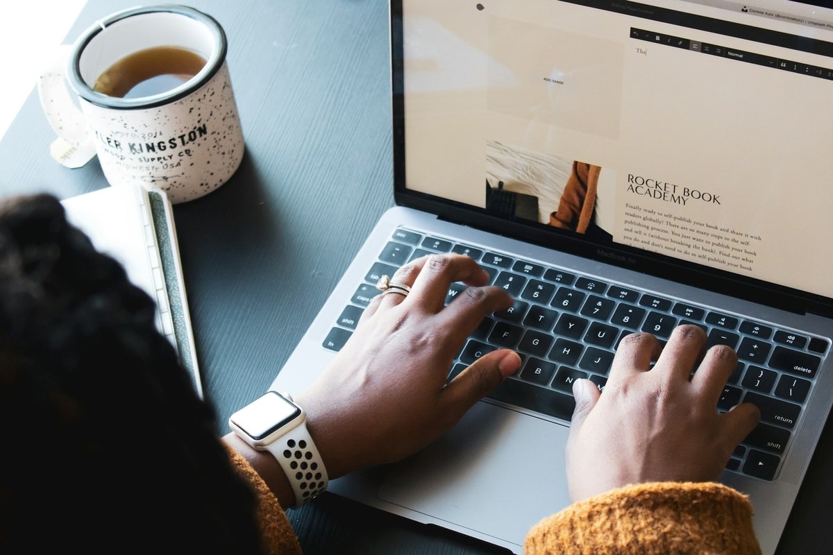 Ilustrasi konten blog
Foto oleh Daniel Thomas di Unsplash
