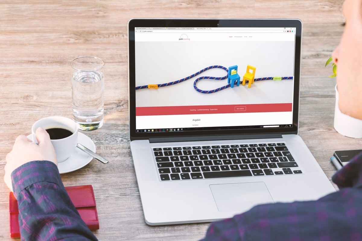 Ilustrasi developer website
Foto oleh Pixabay di Pexels